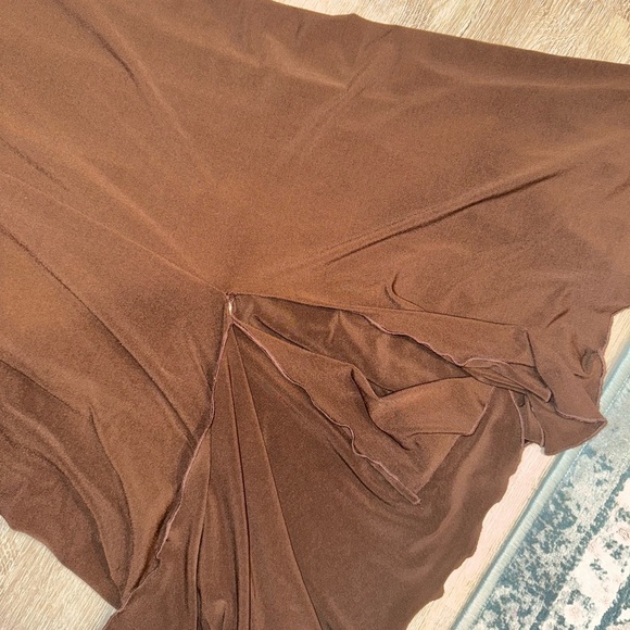 Elegant Brown Dress - Picture 3 of 5